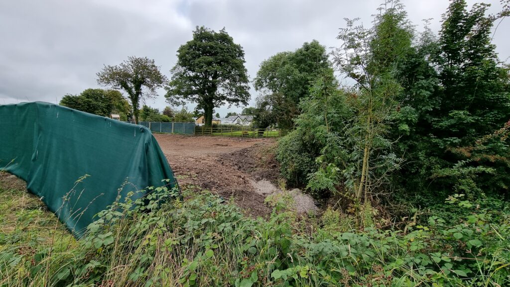 A building site. No geocache in sight.