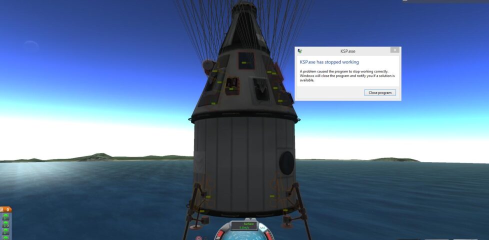 Kerbal Space Program crashes right before landing a craft.