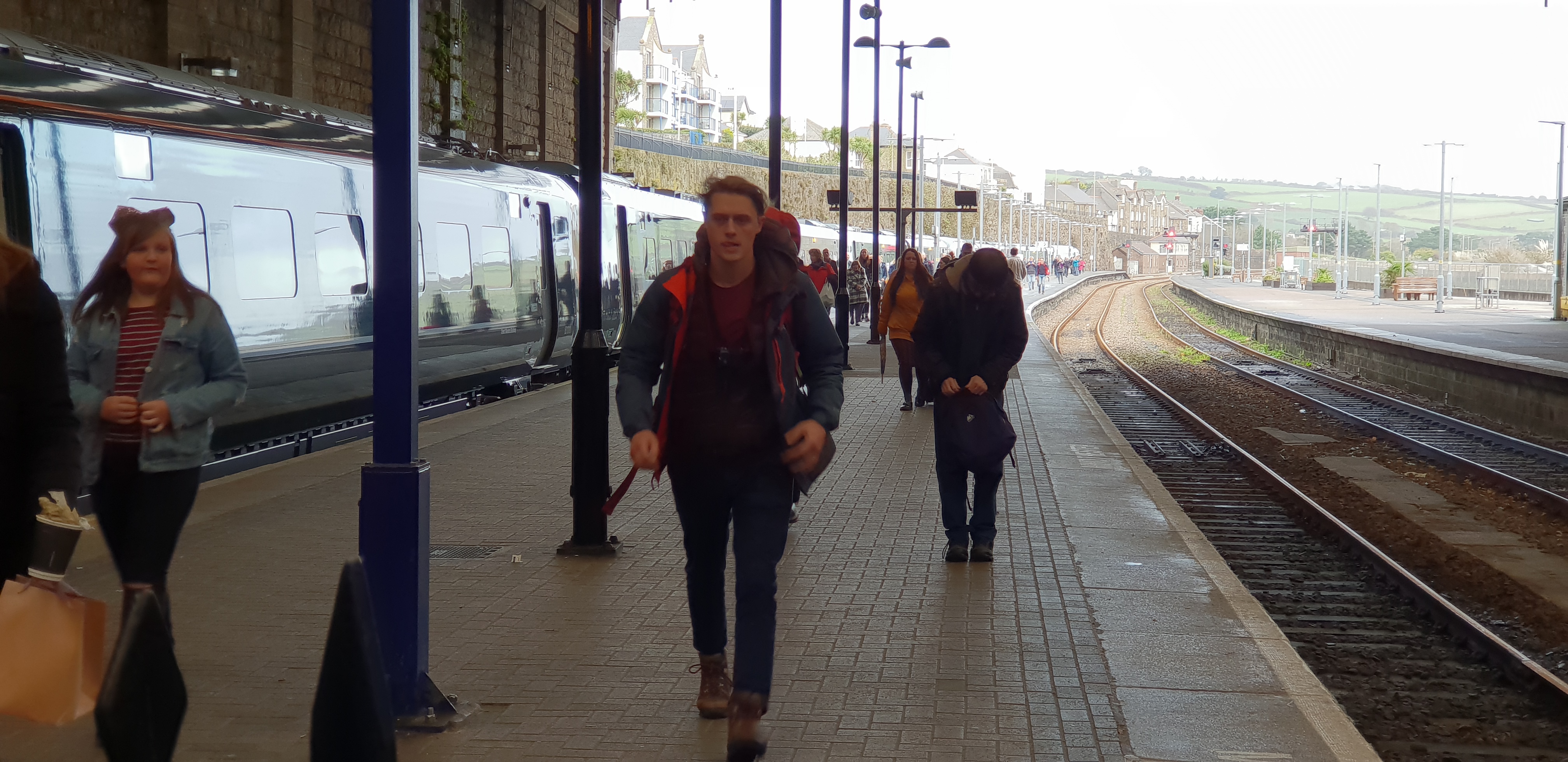 Full image of Robin finally arrives in Penzance