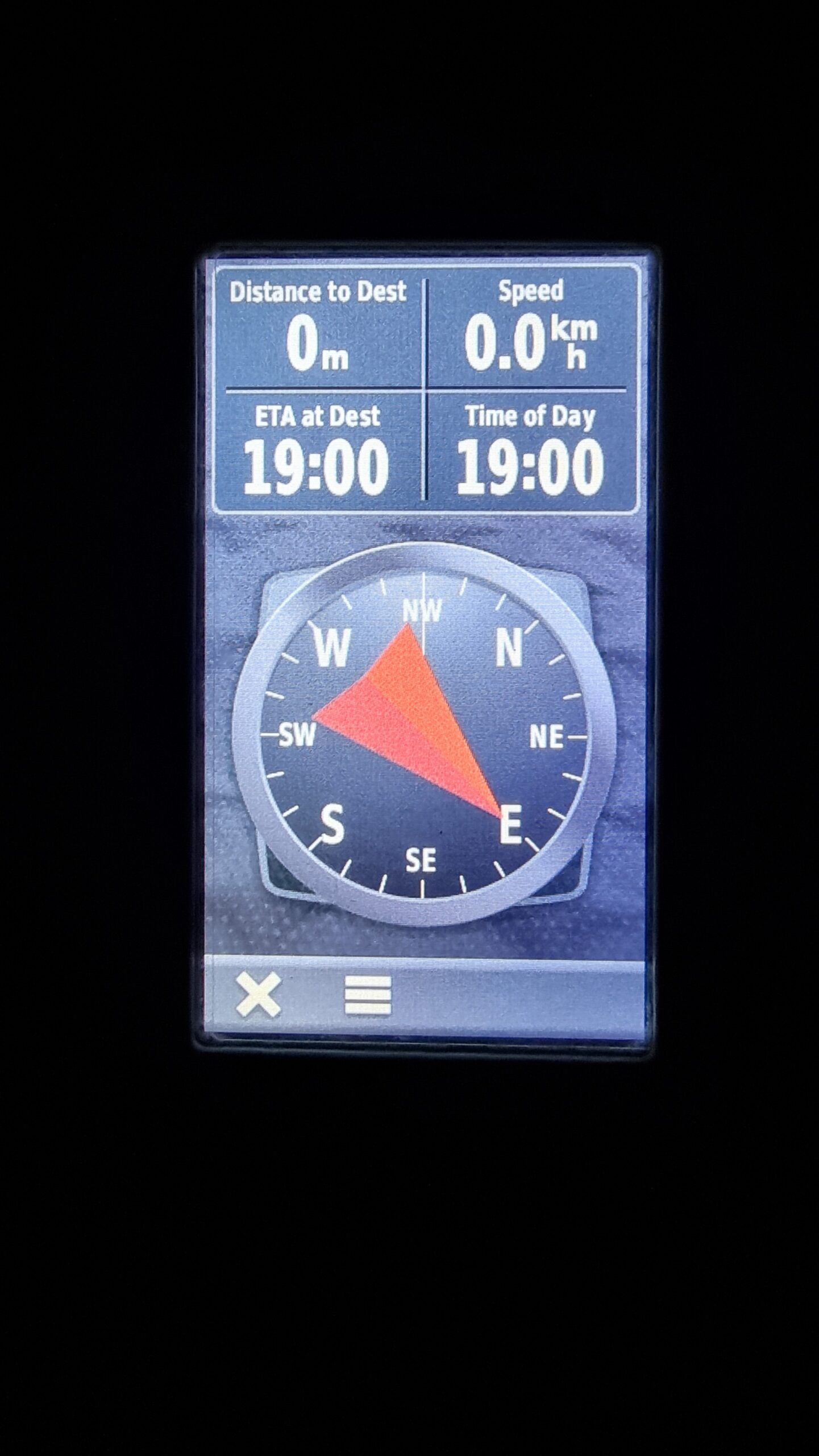 Full image of GPS receiver showing 0 metres to a destination at 19:00.